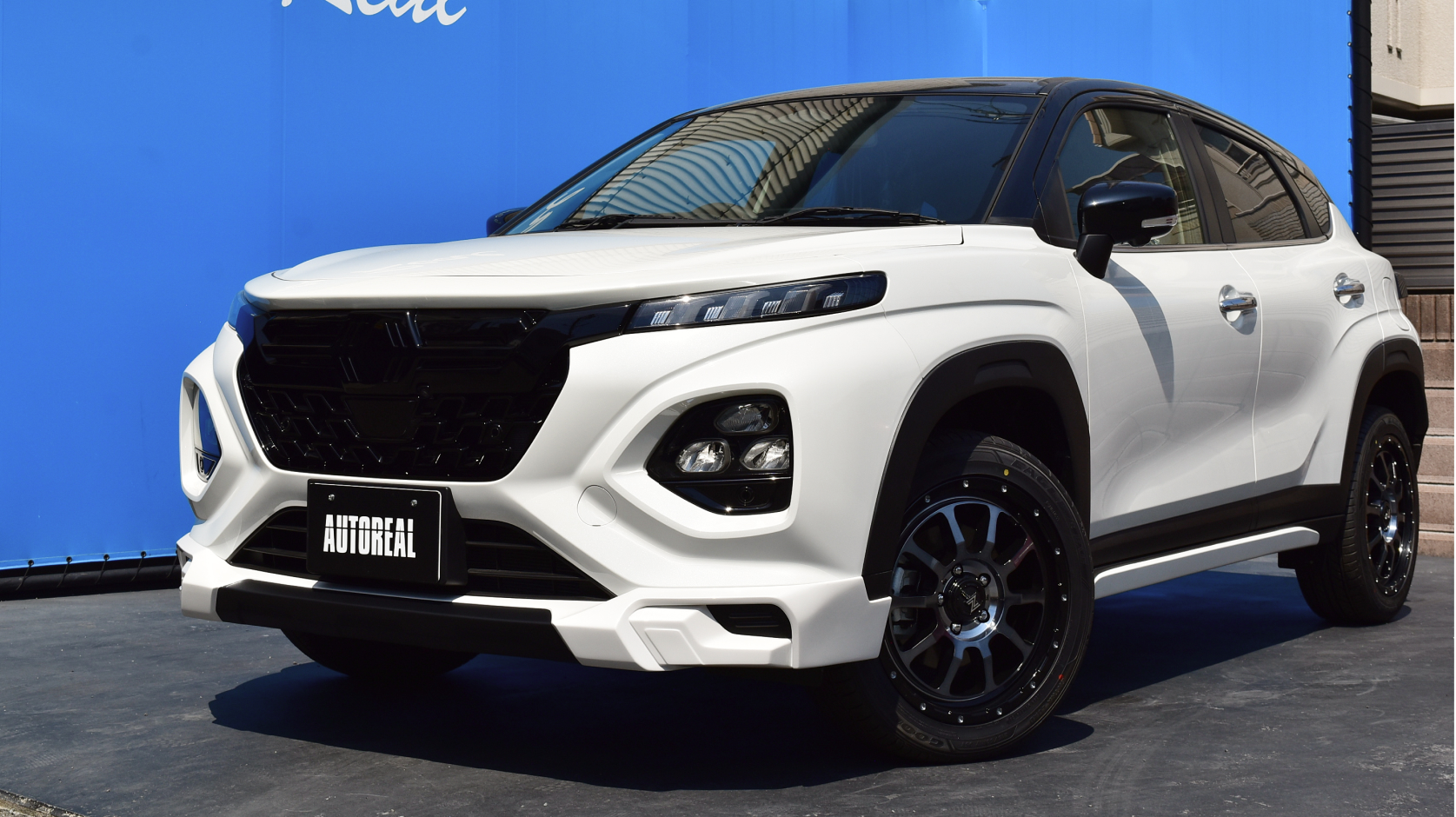 お客様だけのおしゃれなカスタム車へご要望に合わせたオリジナルの車両をご提供